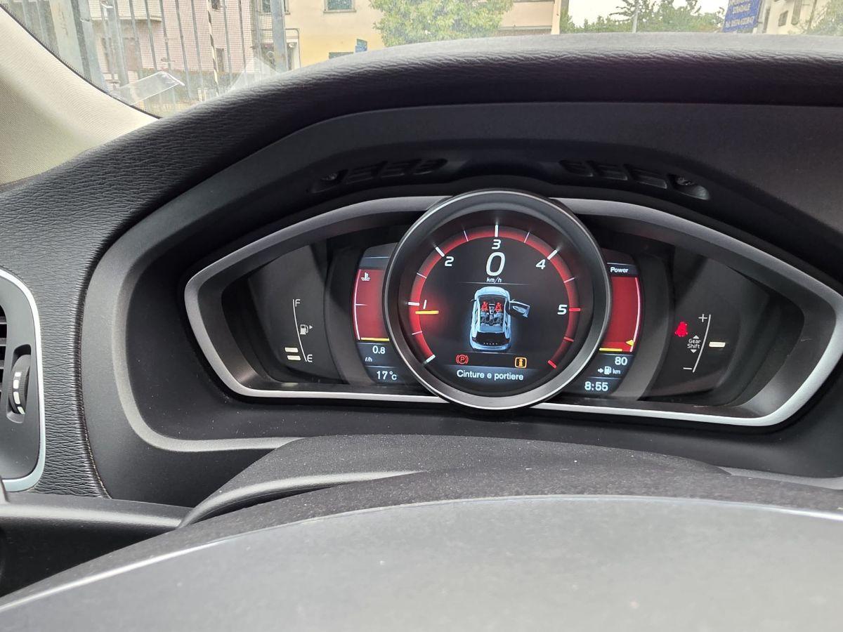 VOLVO - V40 Cross Country 1.6 d2 Momentum