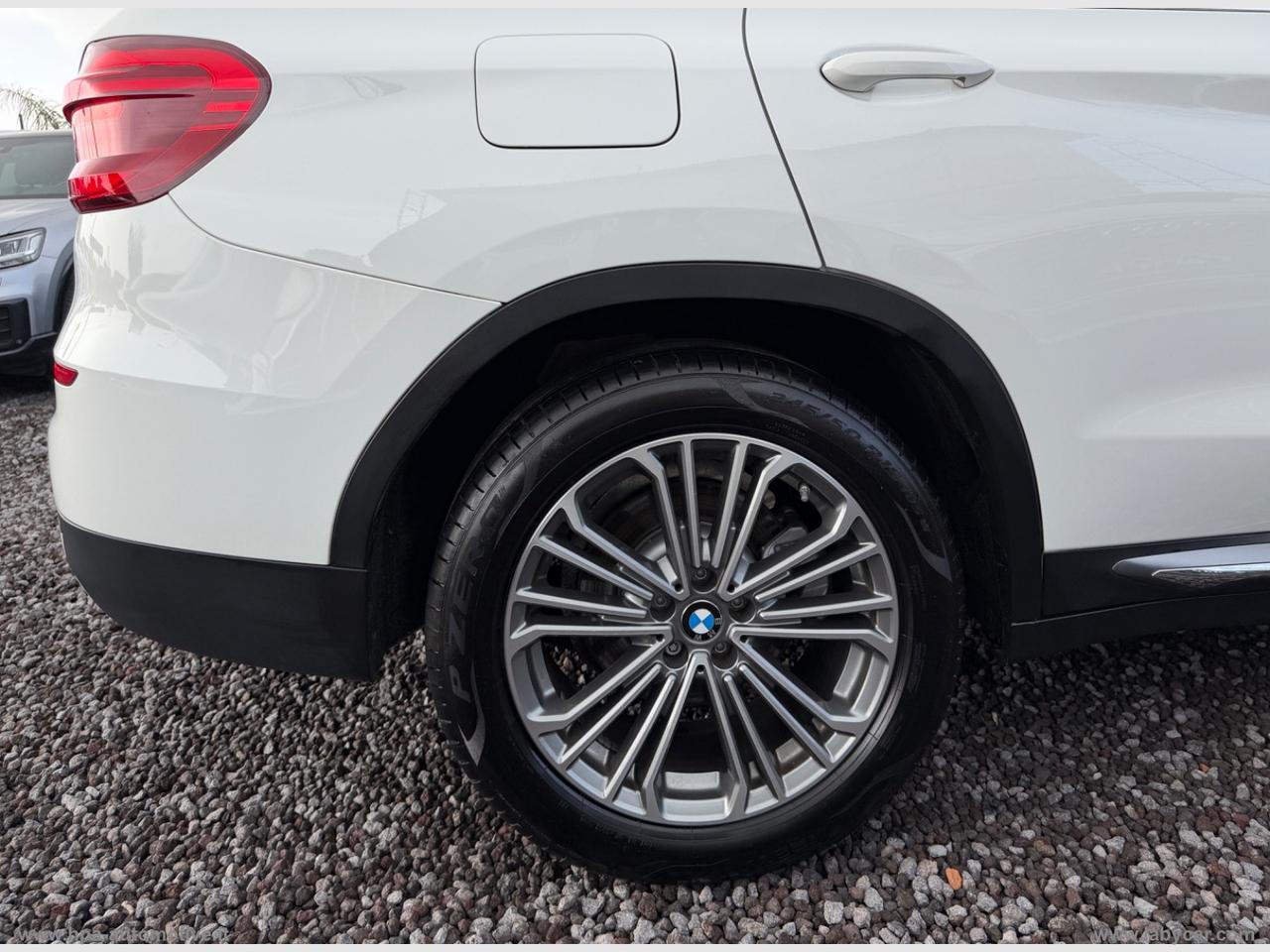 BMW X3 xDrive20d Luxury NAVI PELLE LED CERCHI 19