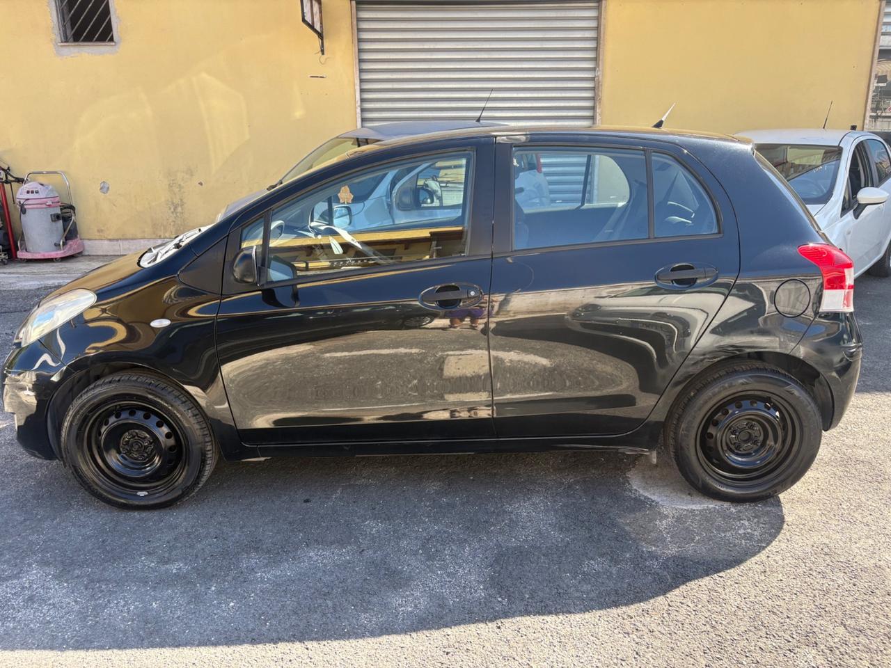Toyota Yaris 1.0 5 porte Now