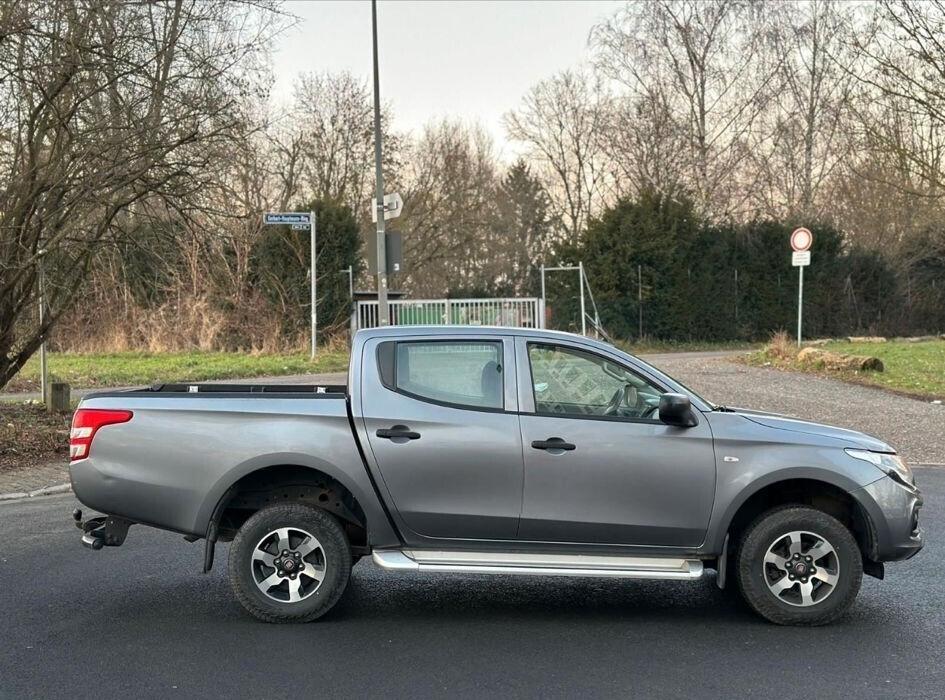 Mitsubishi L200 2.4 DI-D/154CV Club Cab Invite Plus