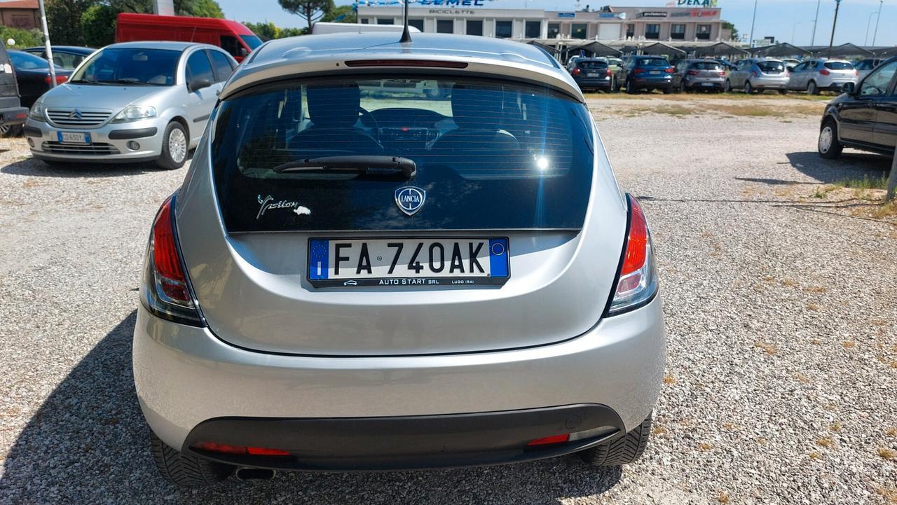 Lancia Ypsilon 1.2 69 CV 5 porte Gold
