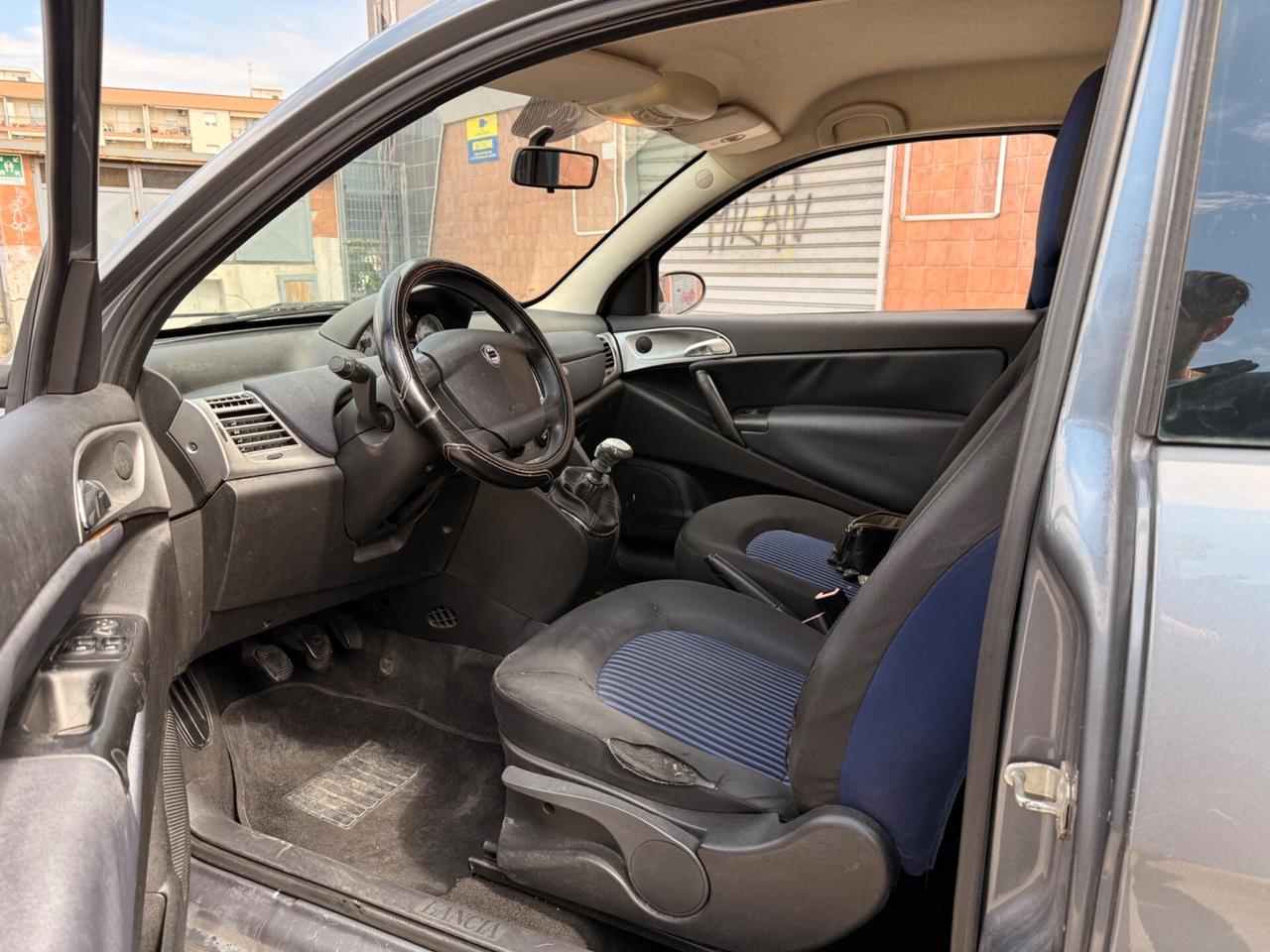 Lancia Ypsilon Restayling 1.2benz Full Perfett