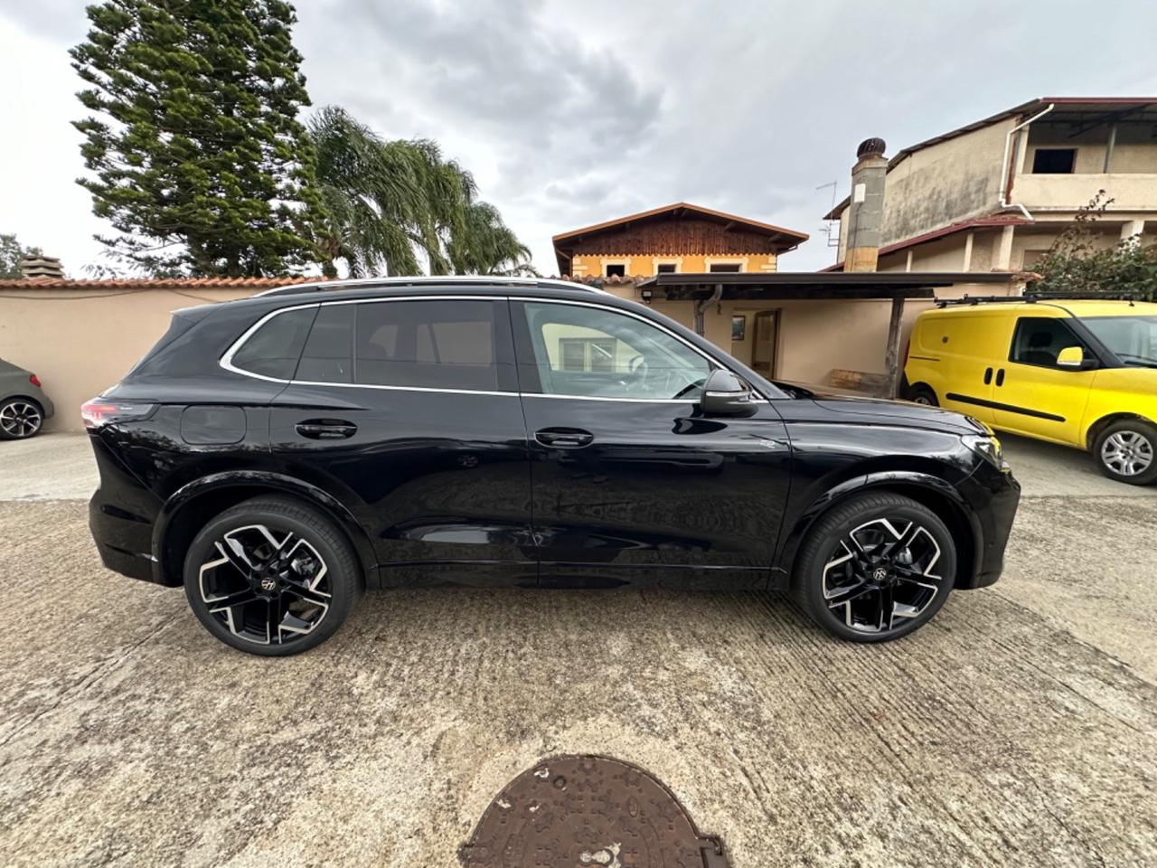 Volkswagen Tiguan 2.0 TDI 150 CV SCR DSG R-Line