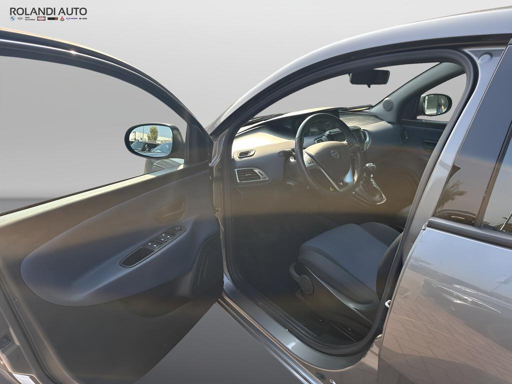 Lancia Ypsilon 1.0 FireFly Hybrid Oro