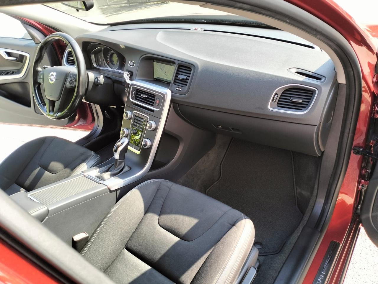 Volvo V60 D2 Geartronic R-design KM 90.000