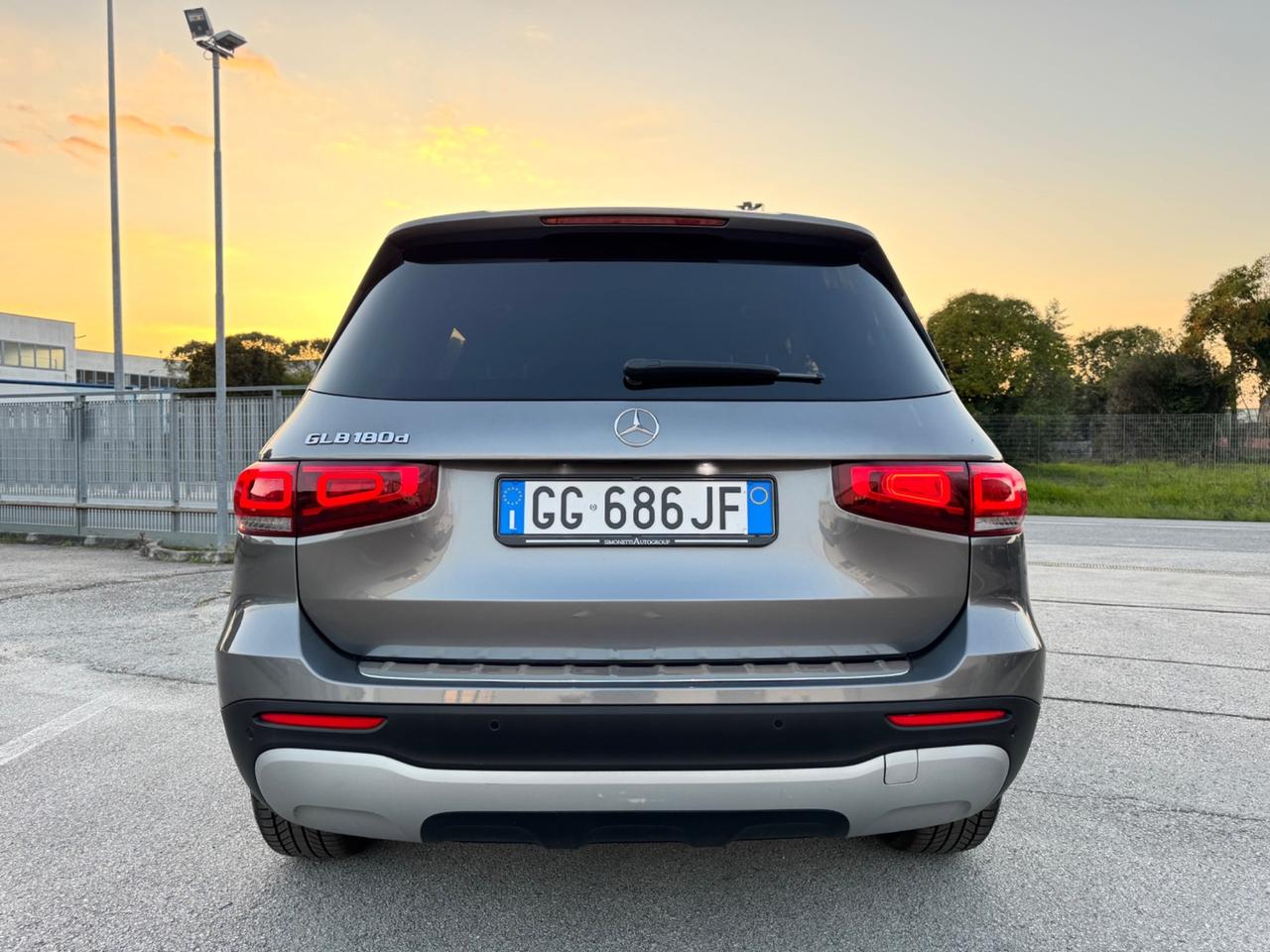 MERCEDES GLB 180d Sport - Luci Ambient Navi 18