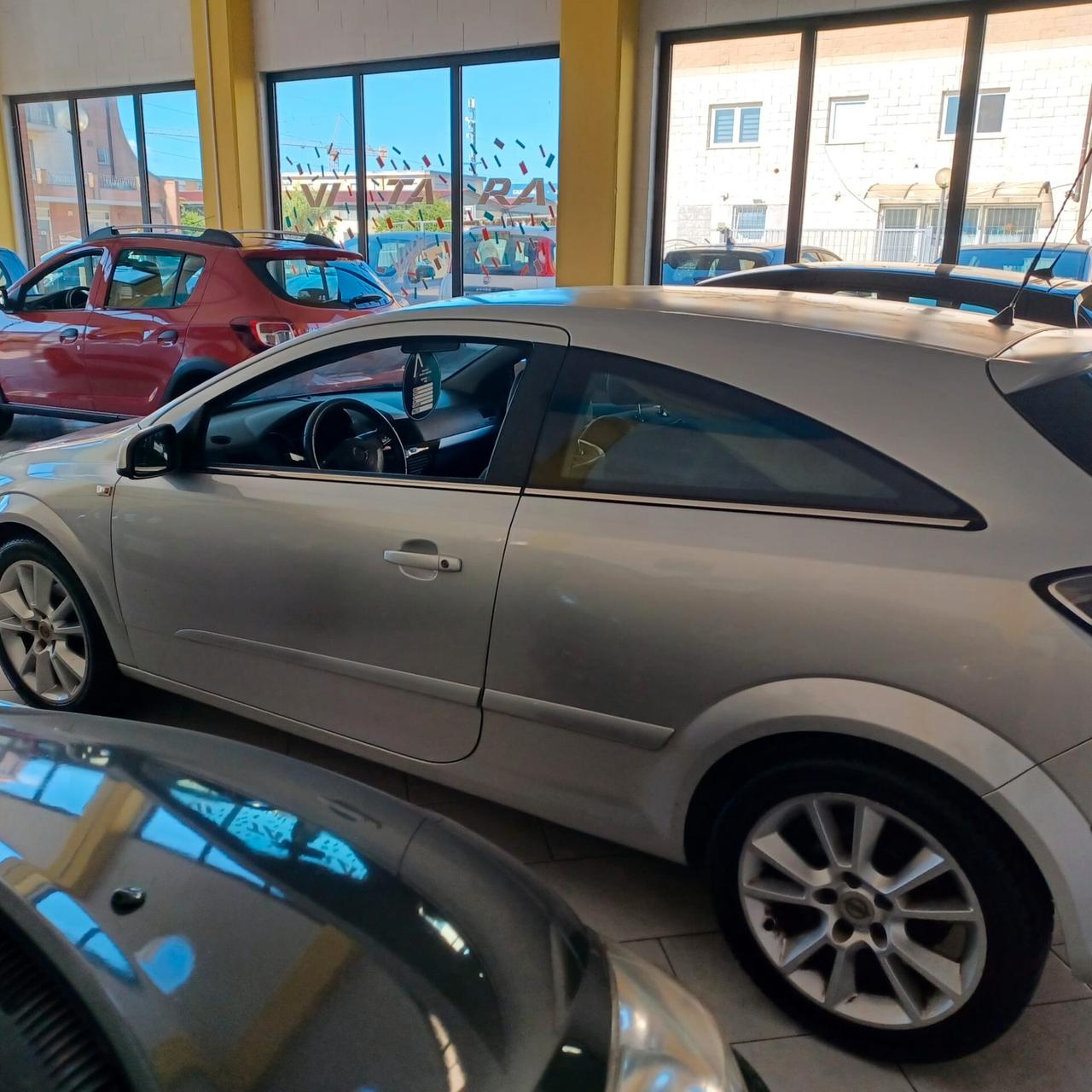 ASTRA 1.7 GT PER GLI AMANTI DELLE AUTO SPORTIVA