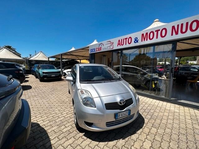 Toyota Yaris 1.0 5 porte Sol