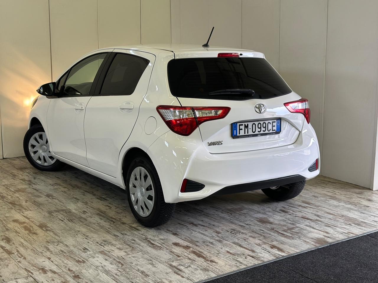 Toyota Yaris 1.0 Benzina 5 porte Ok Neopatentati