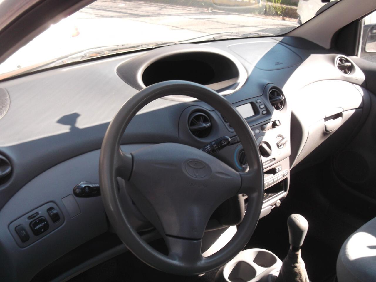 Toyota Yaris 1.0i 16V cat 5 porte aut. Sol - 31