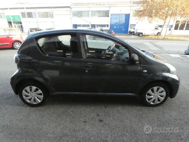 TOYOTA Aygo 1.0 12V VVT-i 5 porte Active Connect