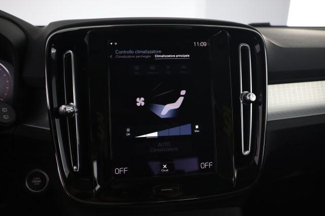 VOLVO XC40 XC40 B4 AWD Geartronic Momentum Pro