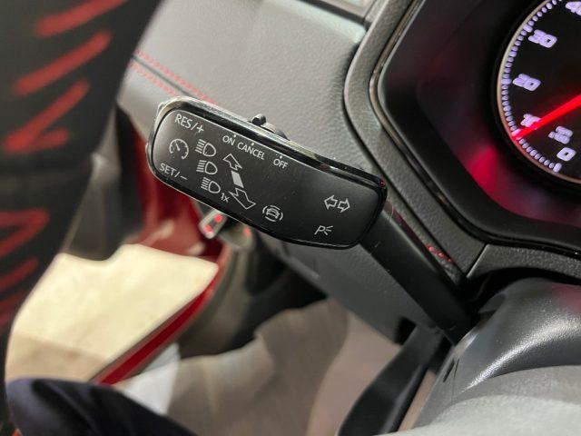 SEAT Arona 1.0 TGI FR FULL LED/NAVI/TELECAM/PARK/UNICO PROP.