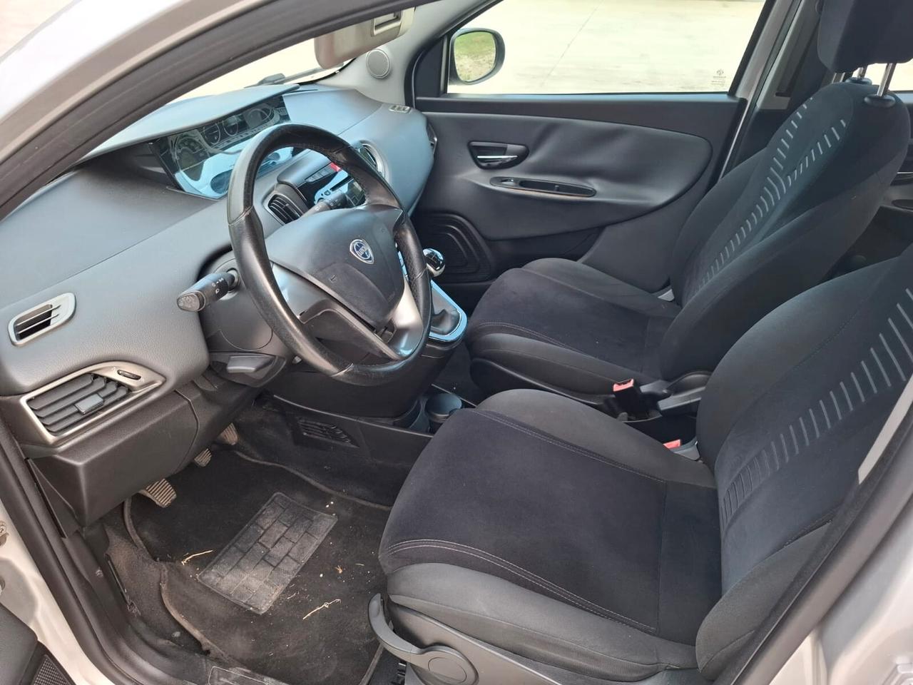 LANCIA YPSILON 1.3 MJT 95 CV GOLD