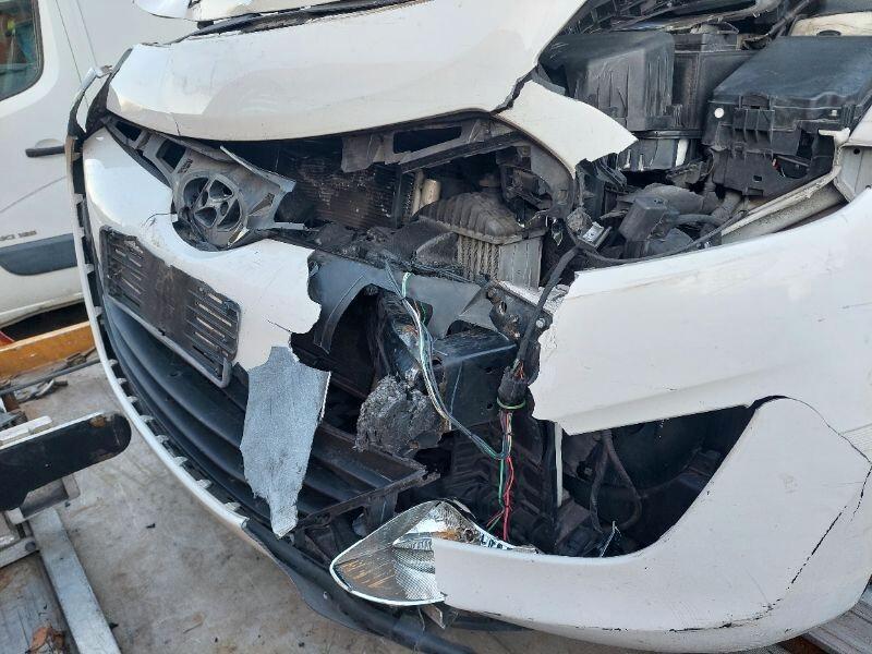 Hyundai i30 1.6 CRDi 128 CV 5p. Comfort INCIDENTATA