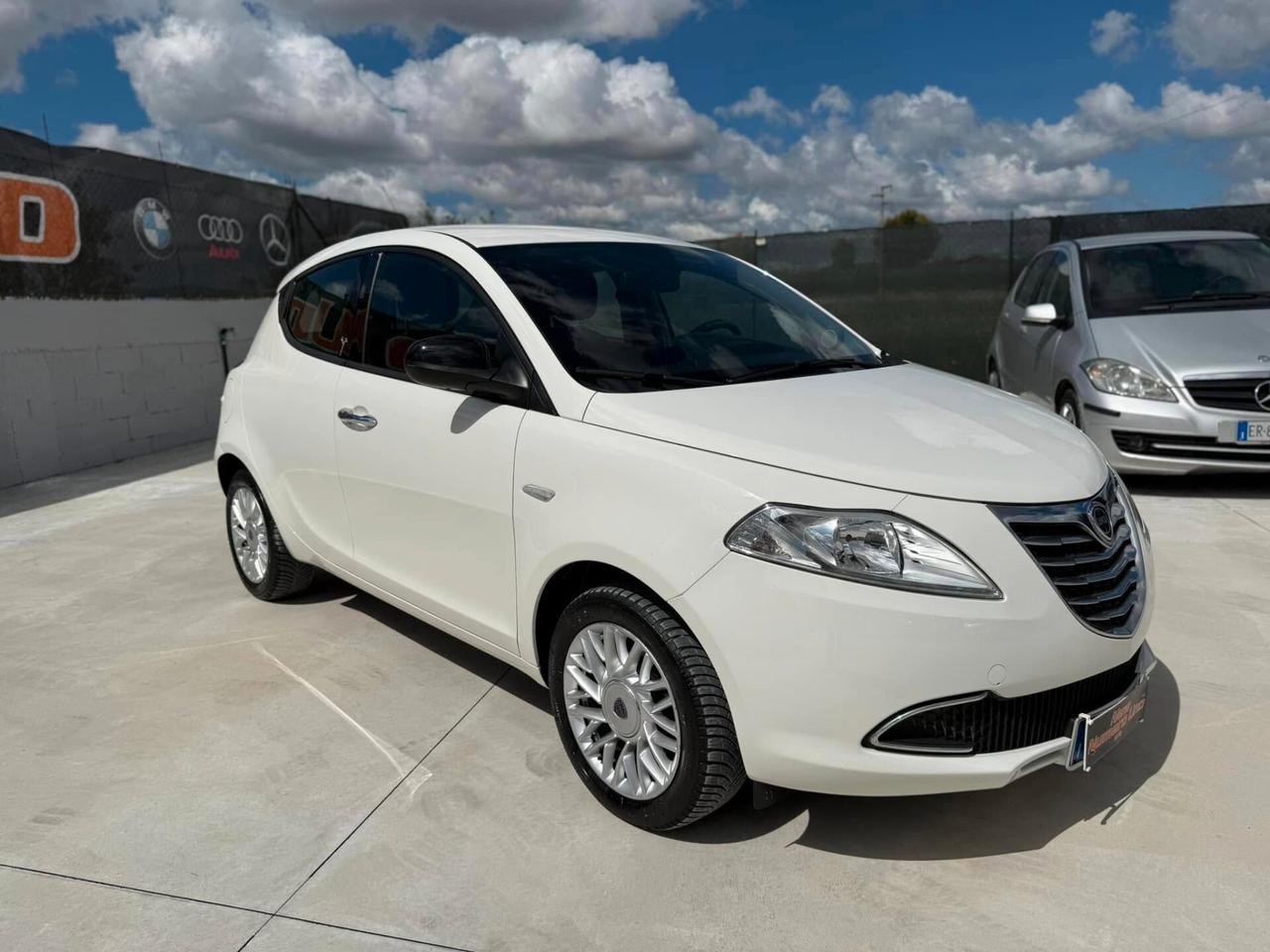 Lancia Ypsilon 1.2 69 CV 5P Gold 2015