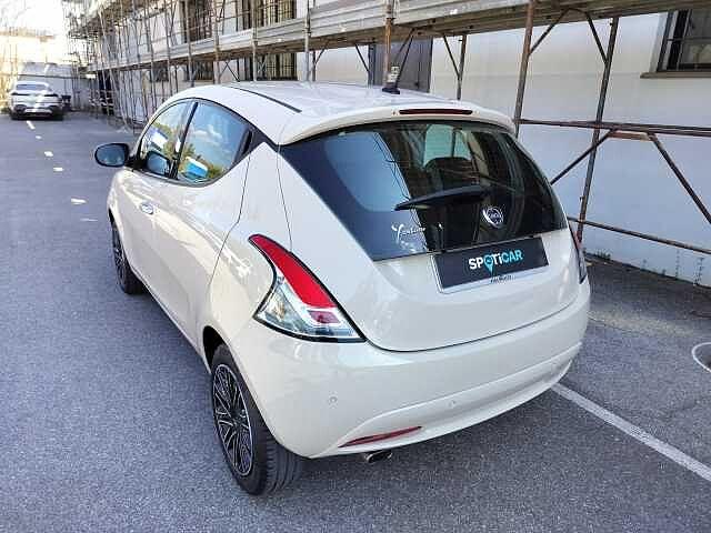 Lancia Ypsilon 1.2 69 CV 5 porte S&S Gold