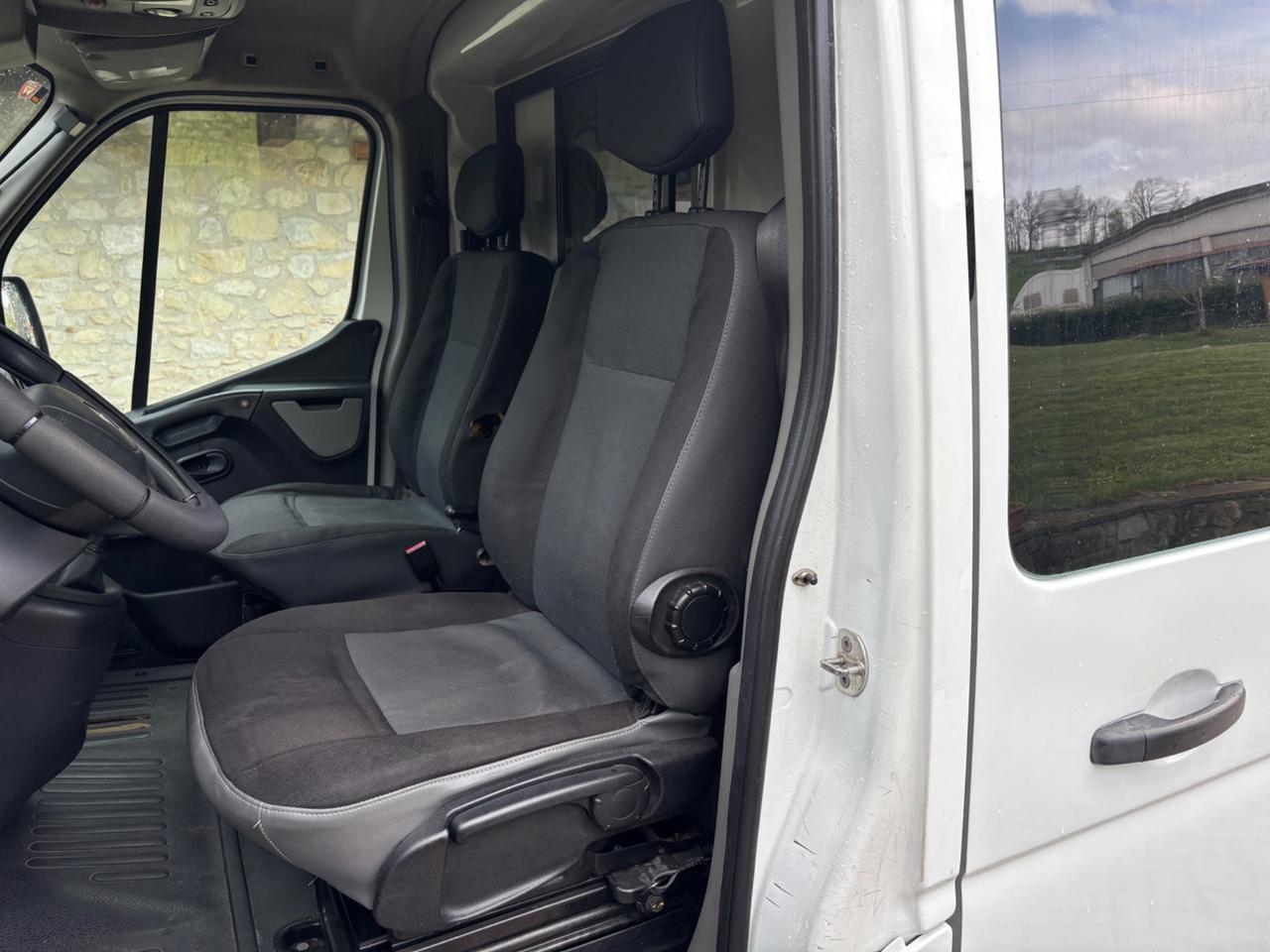 Renault Master T35 2.3 dCi/125