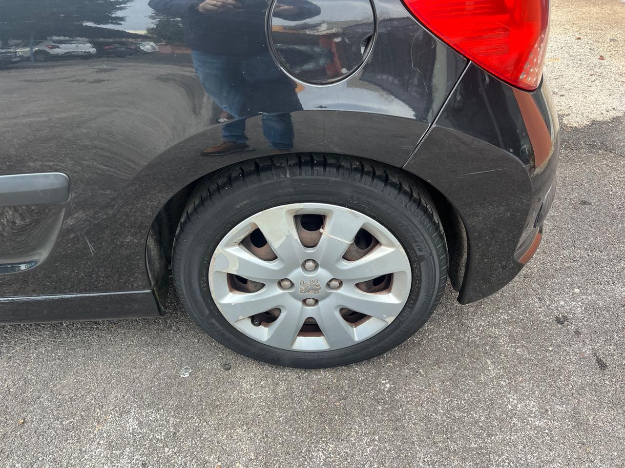 Peugeot 207 1.6 HDi 110CV CC Tecno