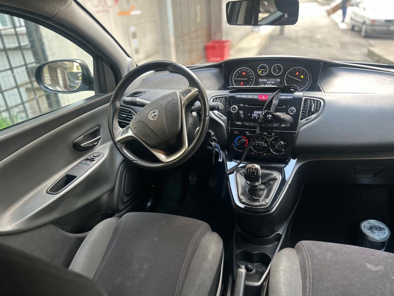 Lancia Ypsilon 1.2 69 CV 5 porte Platinum