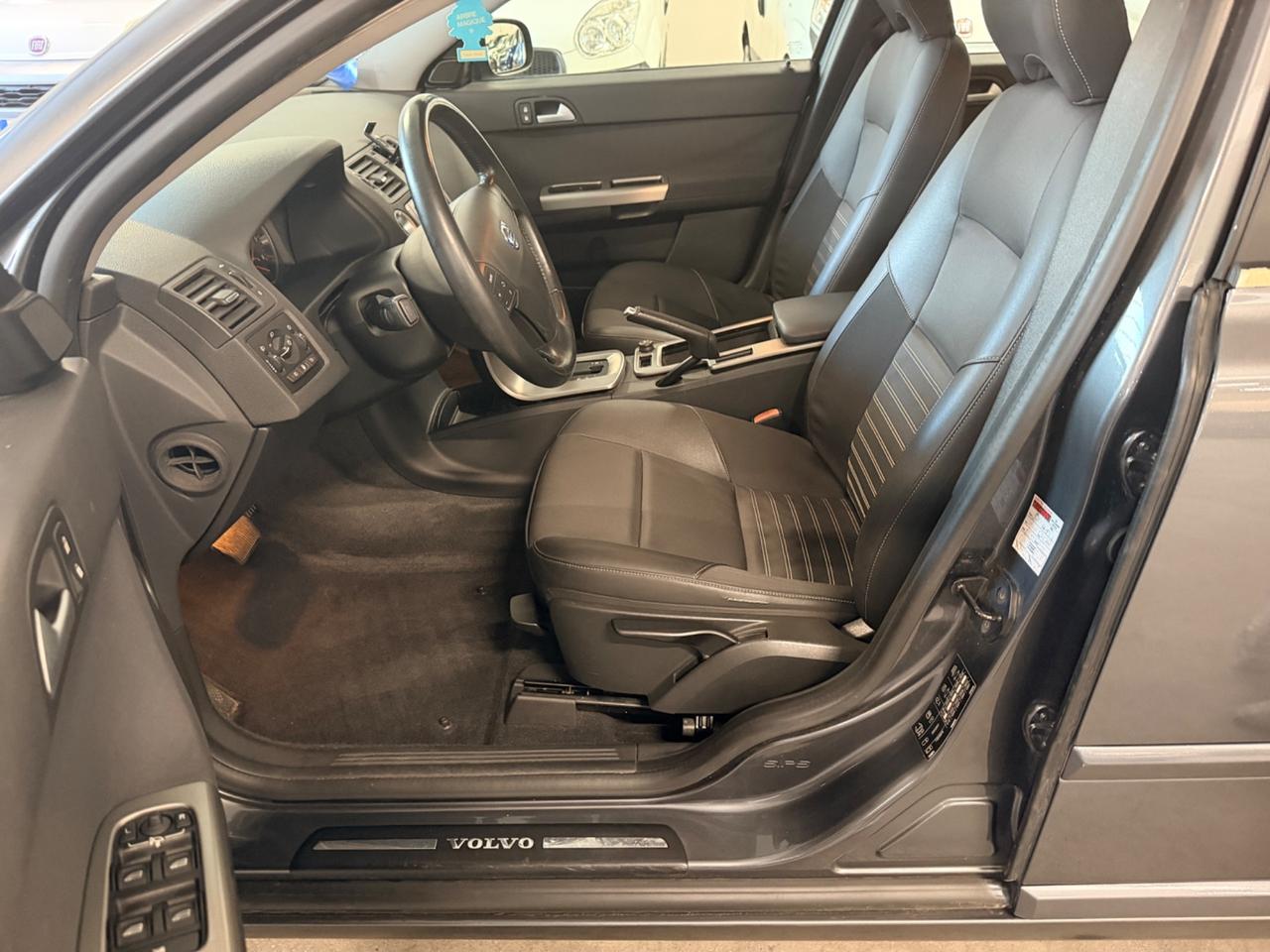 Volvo V50 2.4 D5 cat Momentum