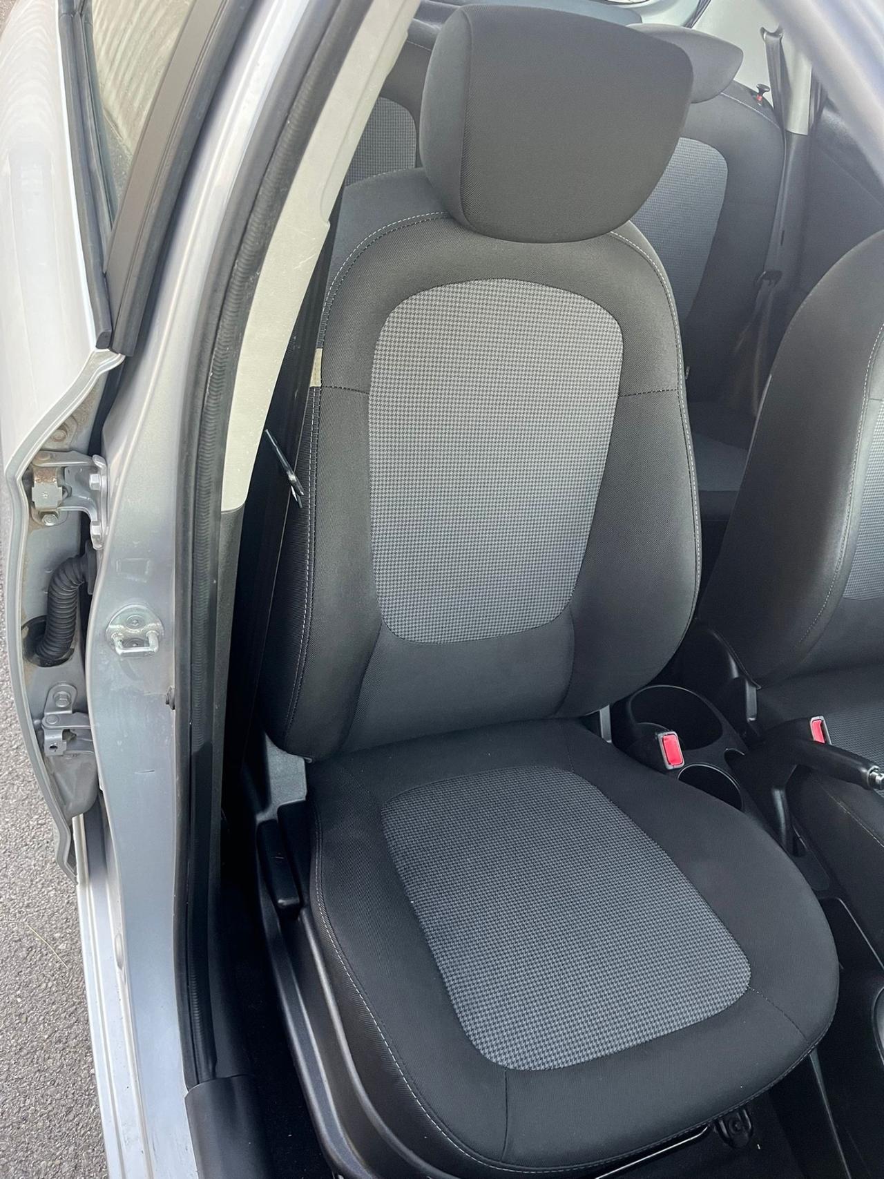 Hyundai i20 1.1 CRDi 5p. Sound Edition