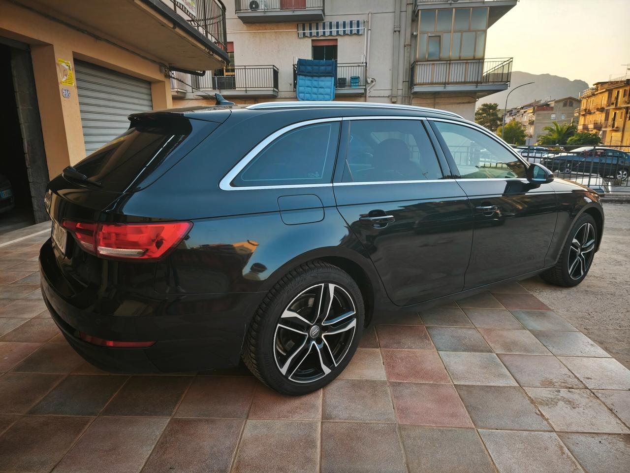 Audi A4 Avant 2.0 tdi 150 CV S-tr Distr fatta