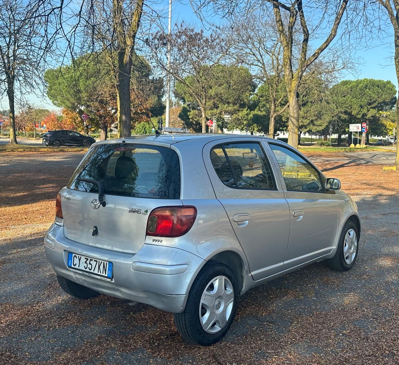 Toyota Yaris 1.0 5 porte