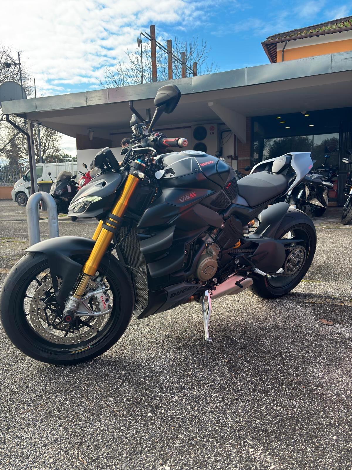 Ducati Streetfighter V4 S GREY