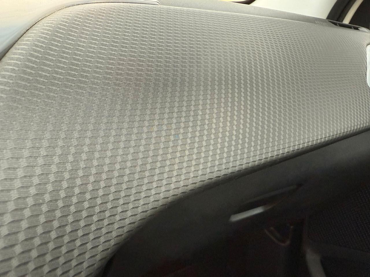 Peugeot 2008 BlueHDi 100 Black Matt