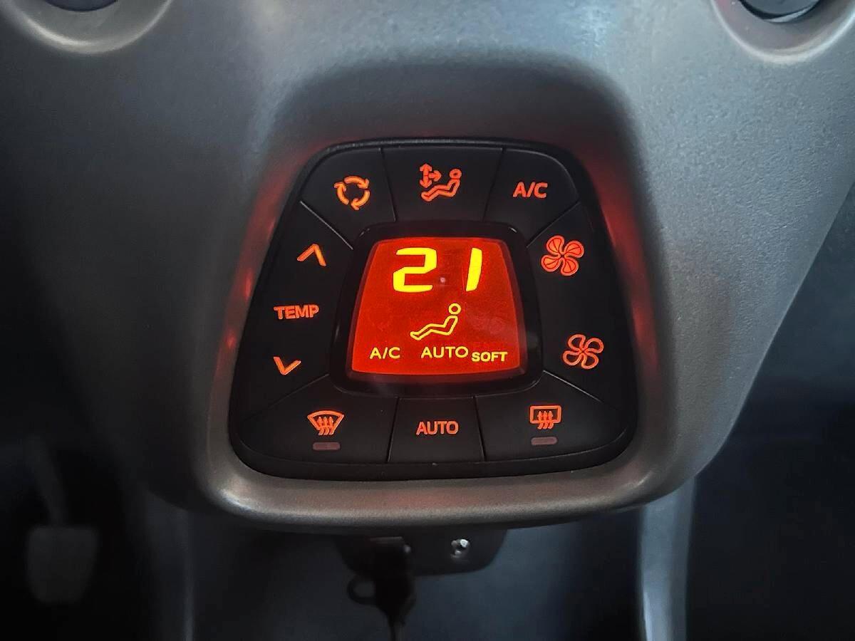 Toyota Aygo Connect 1.0 VVT-i 72 CV 5 porte x-fun