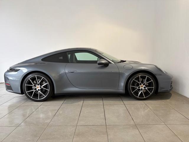 PORSCHE 992 Carrera