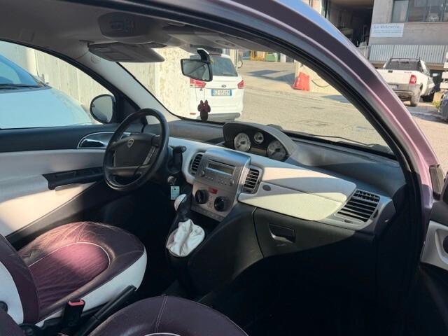 Lancia Ypsilon 1.2 69 CV Elle 11.2010 ok nep cv 116000