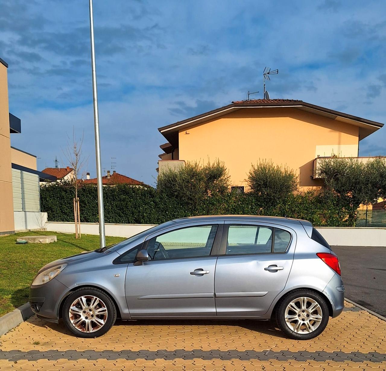 Opel Corsa 1.2 Benzina 5 porte Club