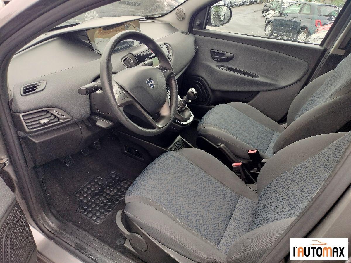 LANCIA - Ypsilon 1.0 firefly hybrid Silver s&s 70cv
