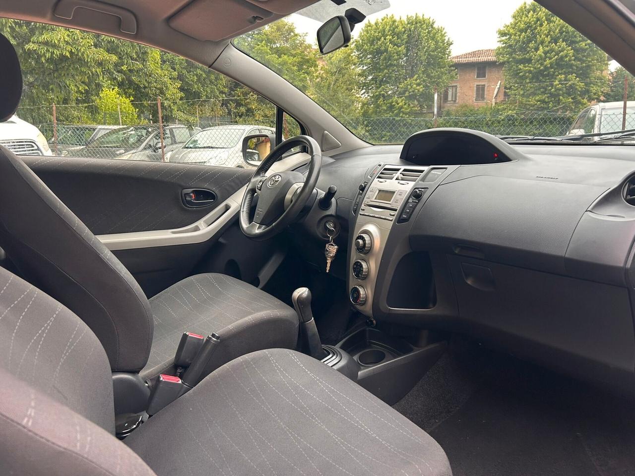 Toyota Yaris Anno 2006 1.0 Benzina 3 porte Sol