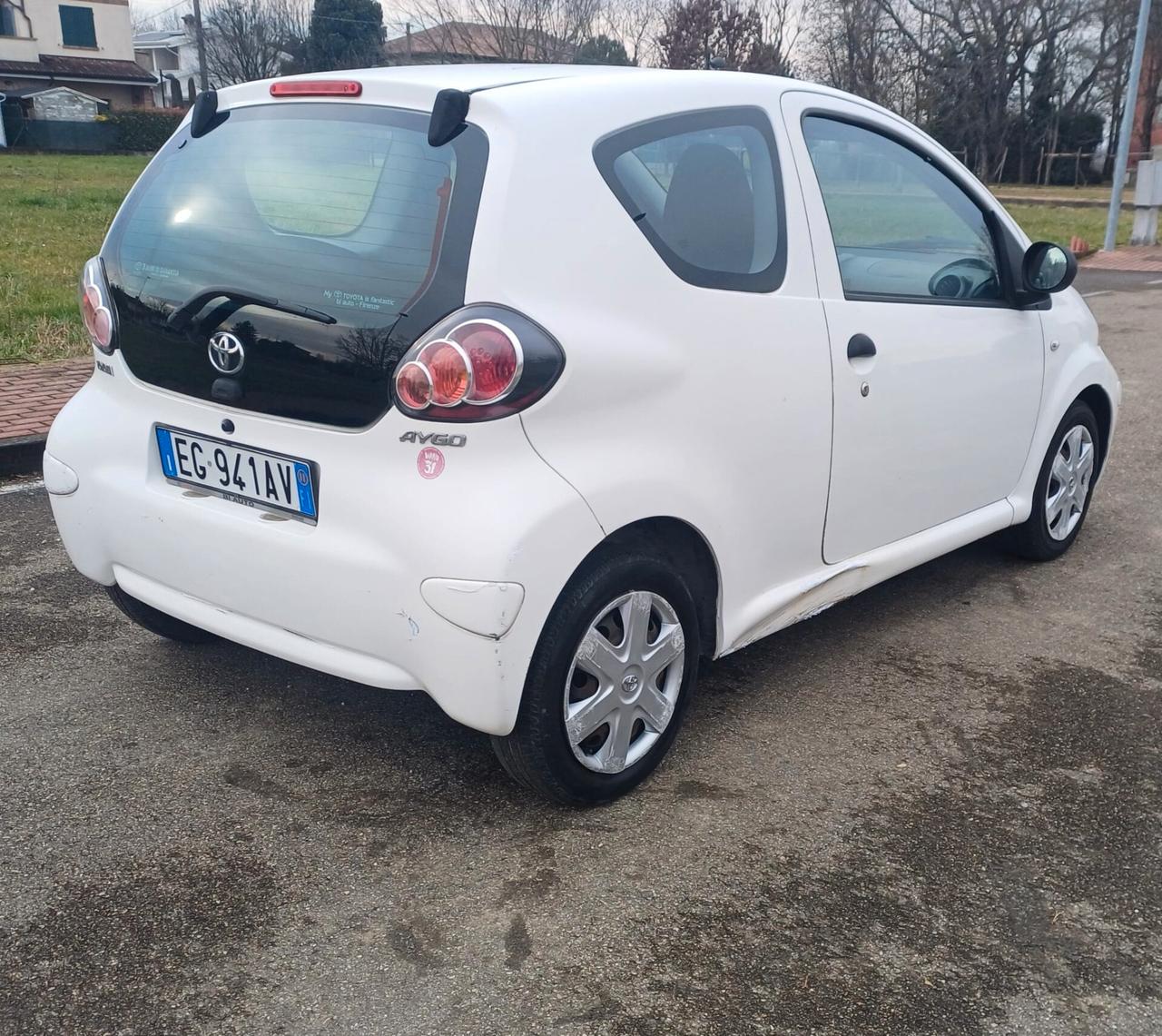 Toyota Aygo 1.0 12V VVT-i 3 porte Now Connect