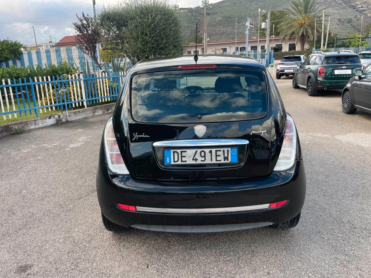 Lancia Ypsilon 1.3 MJT 75 CV Oro Giallo