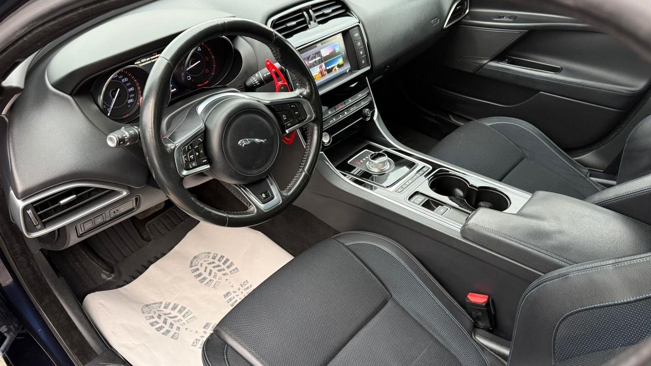 Jaguar XE 2.0 D Turbo Portfolio