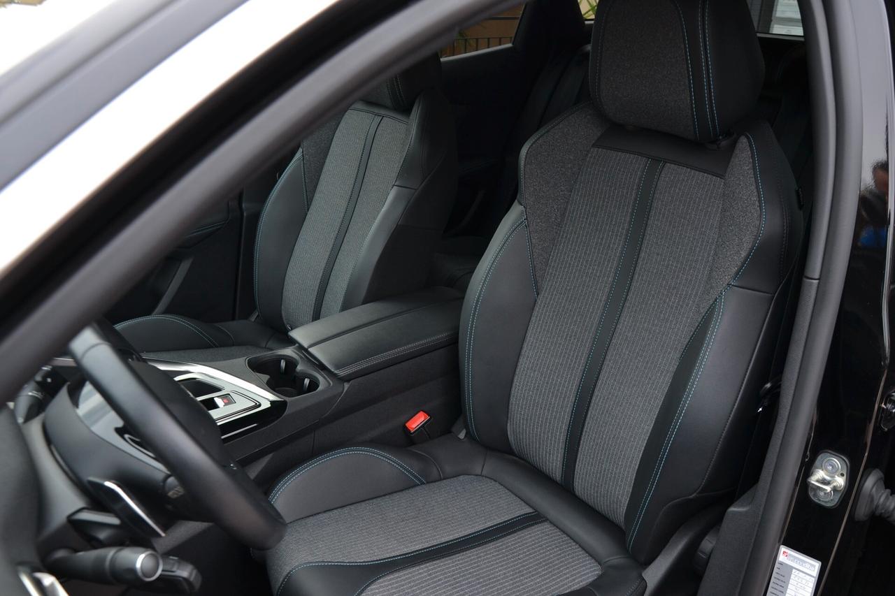 Peugeot 3008 1.5 BLUEHDI 130CV EAT8 ALLURE PREZZO REALE SENZA VINCOLI! UNIPRO' FATTURABILE GARANZIA 12 MESI