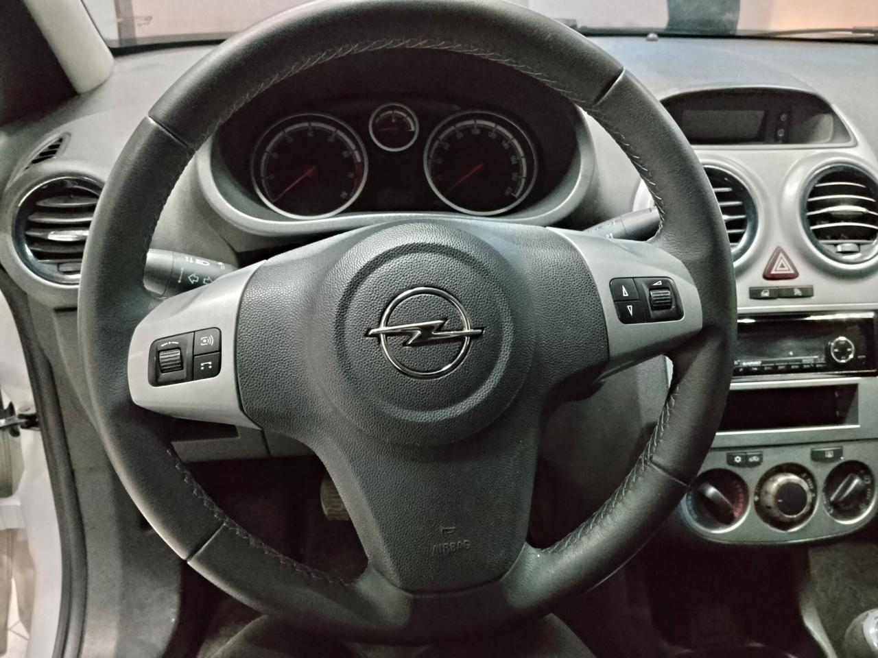 Opel Corsa 1.2 benzina 2011 CON GARANZIA