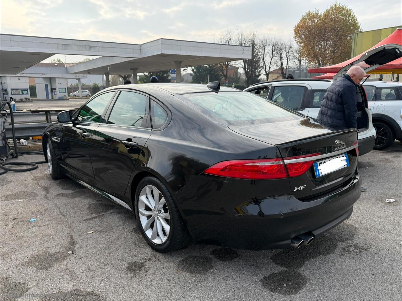 JAGUAR XF 2.0 D 180 CV aut. R-Sport