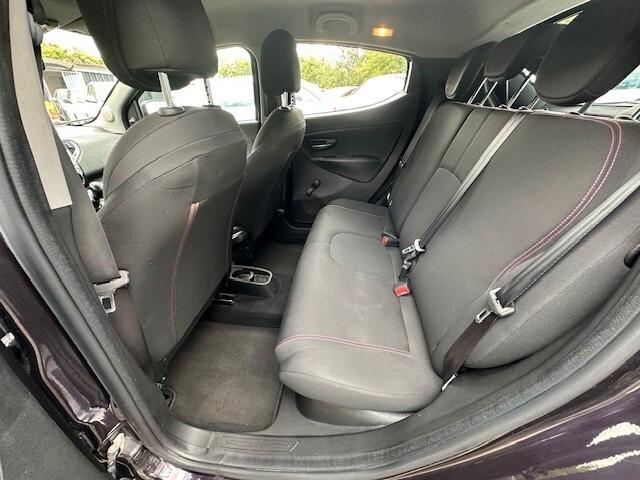 Lancia Ypsilon 1.2 69 CV 5 porte Elefantino