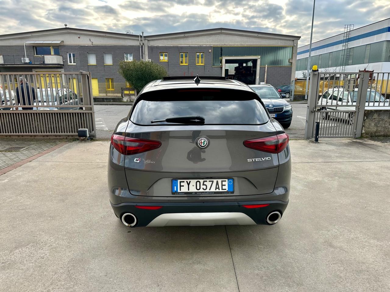 Alfa Romeo Stelvio 2.2 Turbodiesel 210 CV AT8 Q4 Super