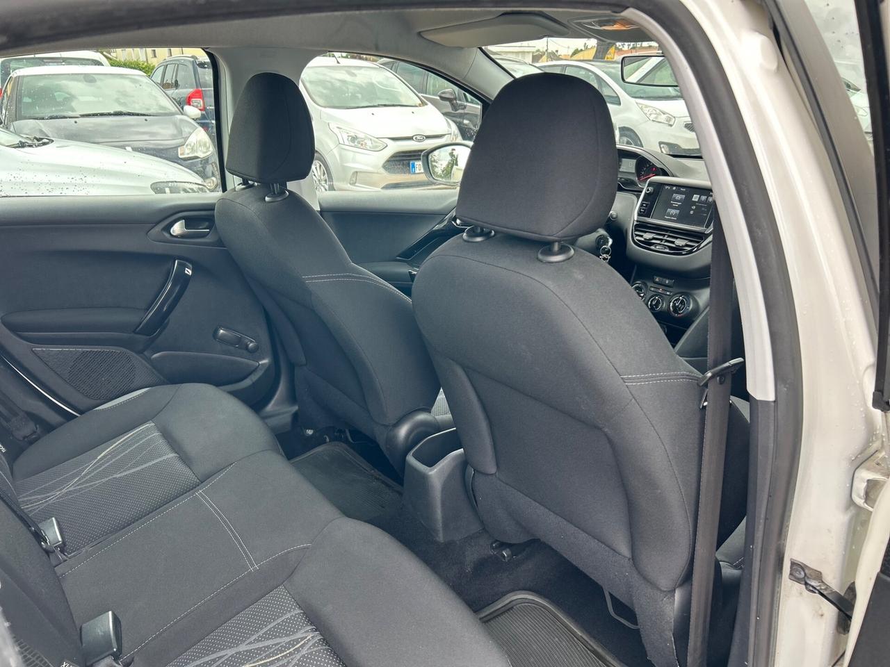 Peugeot 208 PureTech 82 5 porte Allure