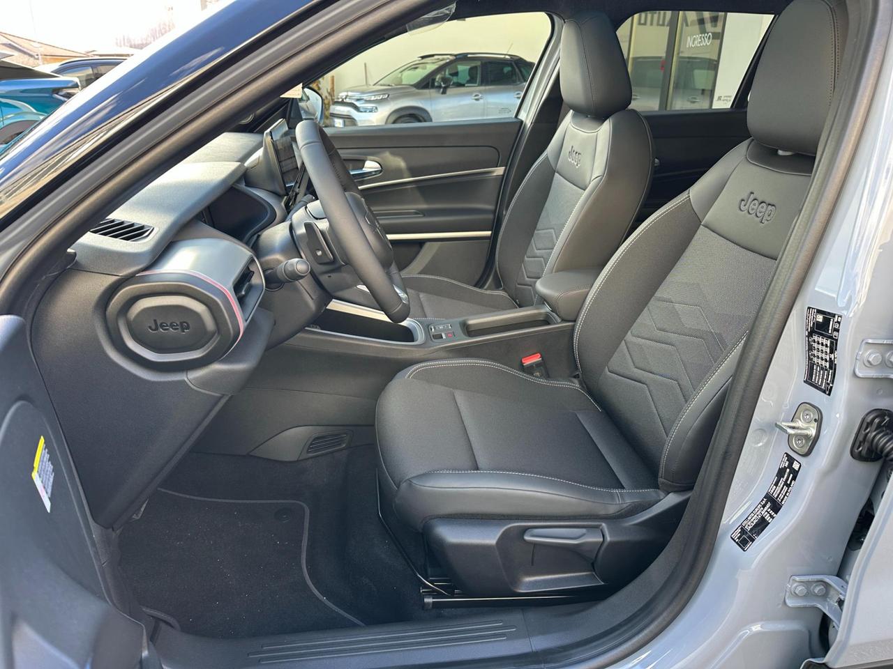 Jeep Avenger 1.2 turbo e-hybrid mhev Summit fwd 110cv edct6