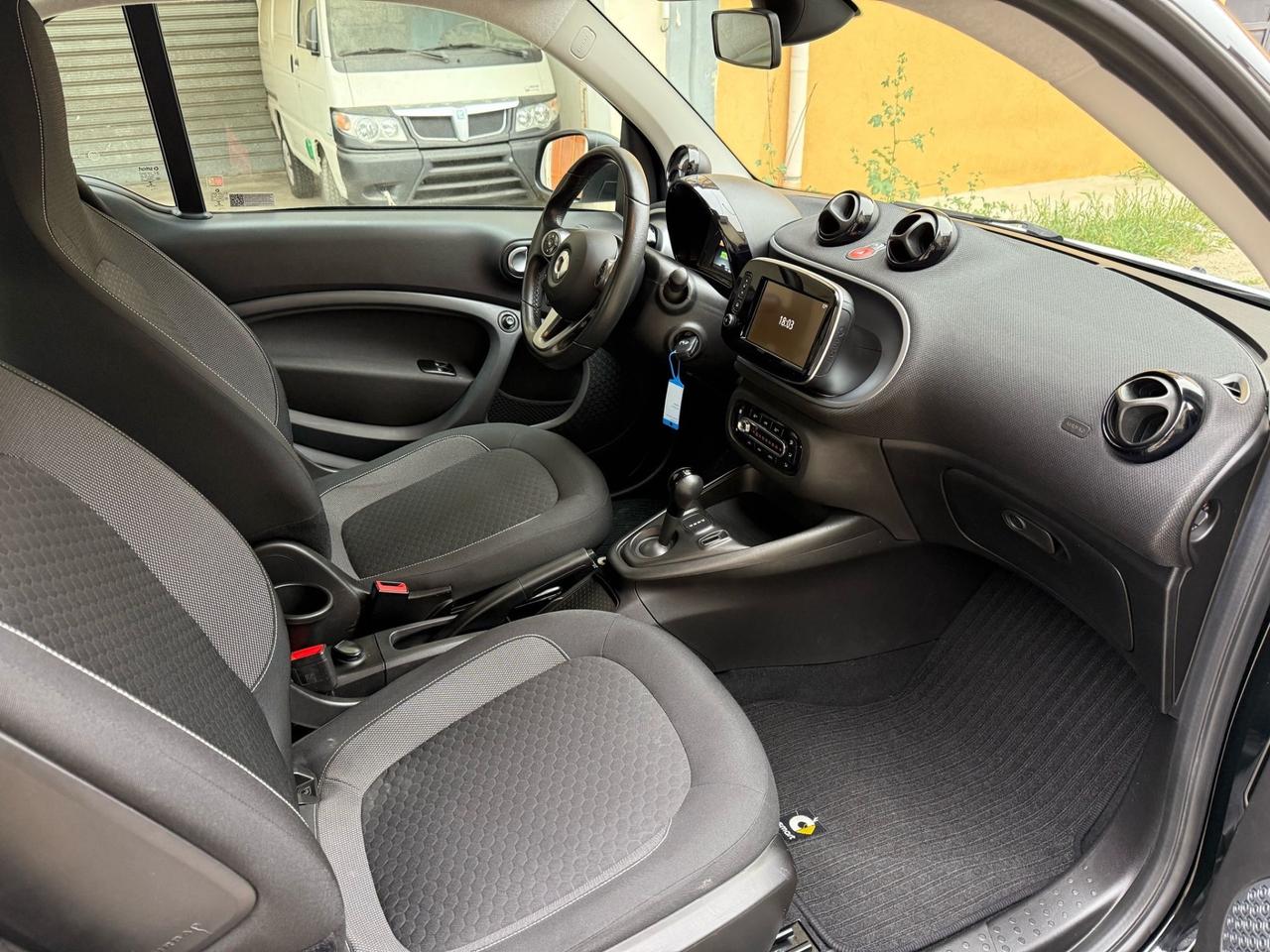 Smart ForTwo EQ Passion iva esposta