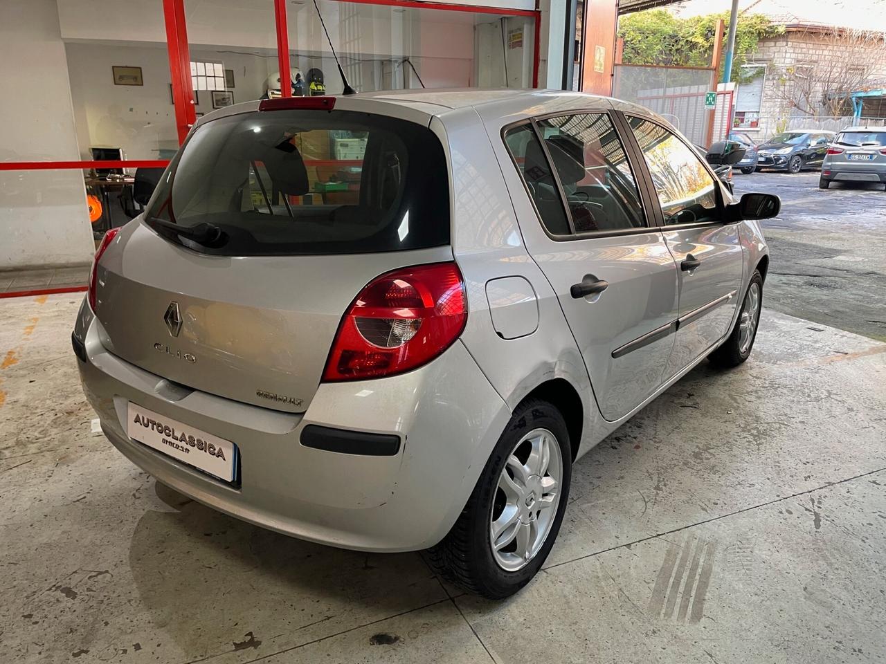 Renault Clio 1.4 16V 5 porte Confort 95.000KM!!!