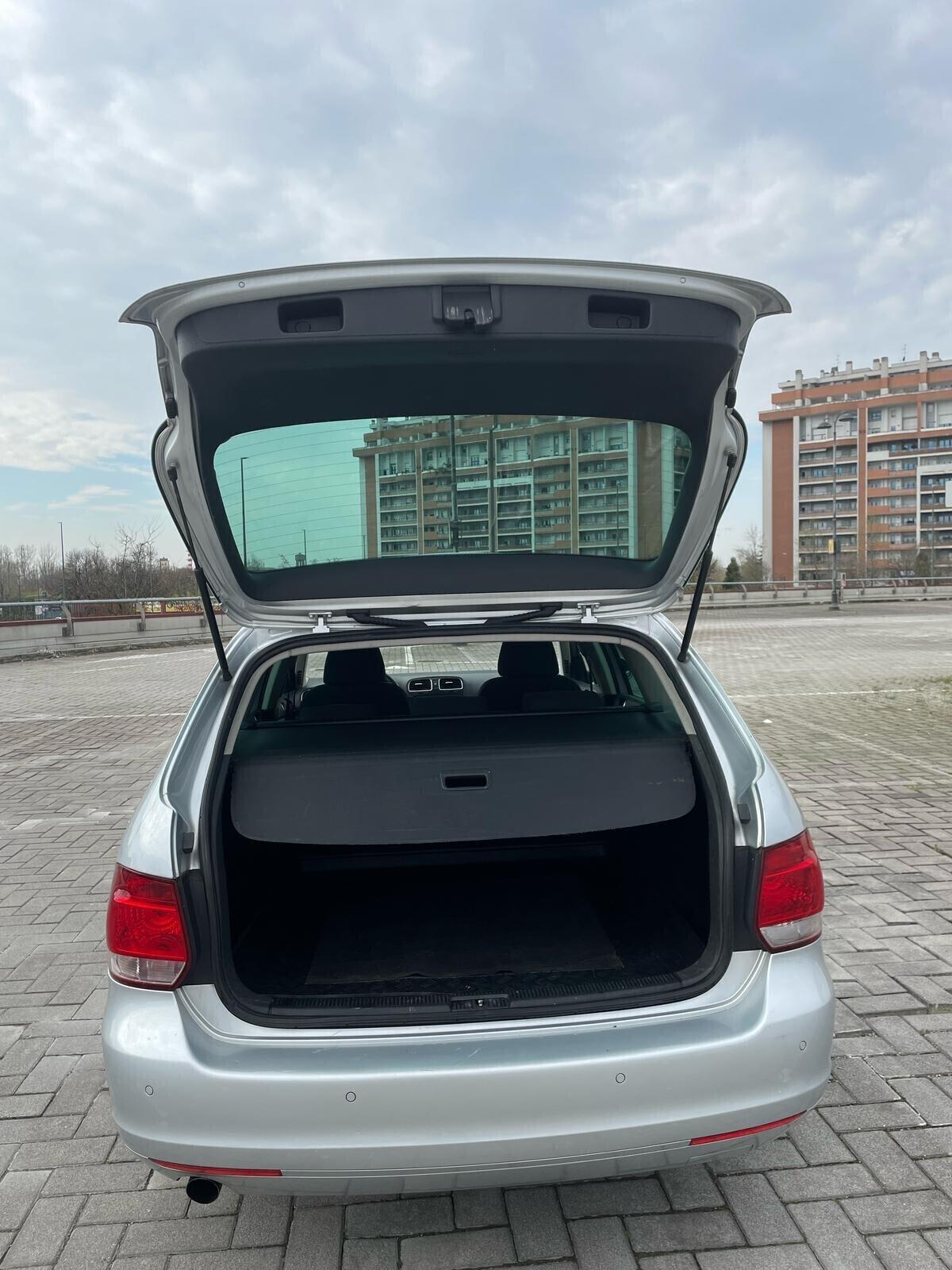 Volkswagen Golf Variant 1.6 TDI DPF DSG Highline 12 MESI GARANZIA UNI. PRO