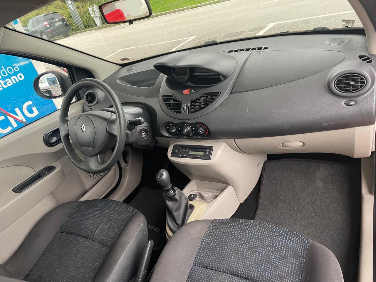 RENAULT TWINGO 1.2 BENZINA NEOPATENTATI 115.000 KM 2009.